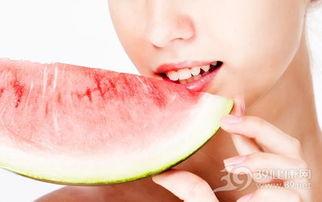 吃瓜口腔溃疡,口腔溃疡困扰？揭秘吃瓜与溃疡的微妙关系