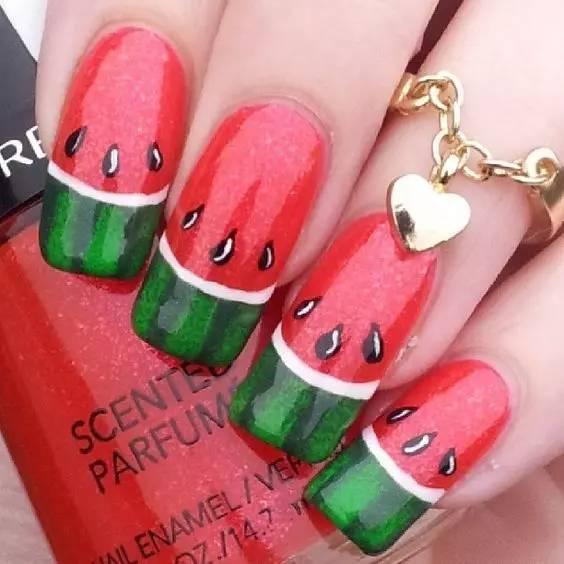 沙河美甲吃瓜,一场吃瓜群众的狂欢