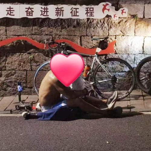 街头吃瓜套路视频,跟随镜头一探究竟