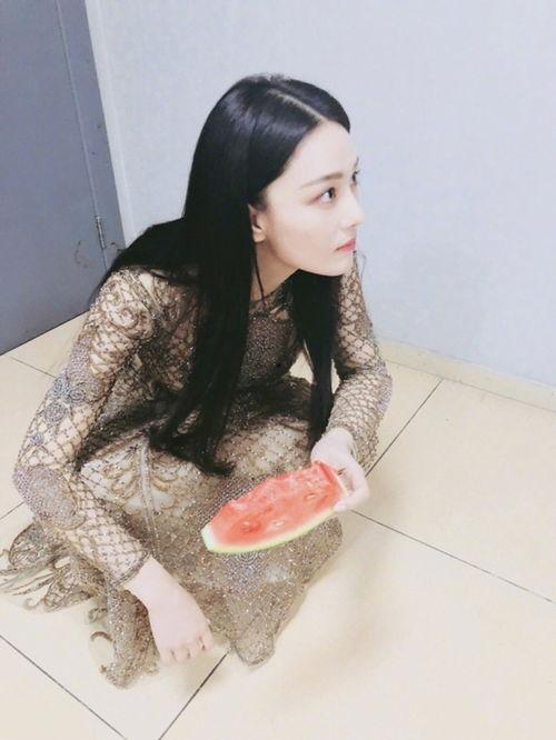 台妹吃瓜,揭秘娱乐圈幕后故事