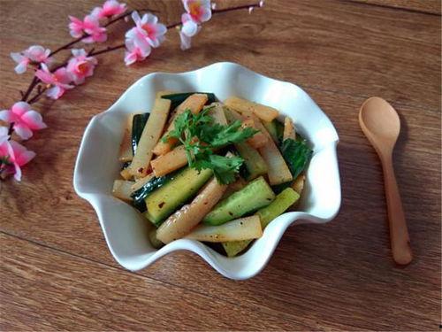 吃瓜聊天吃笋那个是谁,揭秘“吃瓜聊天吃笋”背后的神秘人物