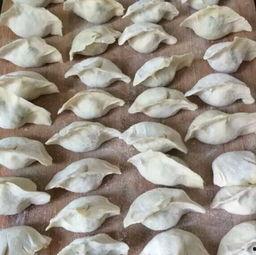 蛇瓜包饺子吃,传统美食新体验