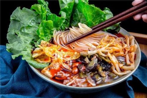 唐记螺蛳粉吃瓜,吃瓜群众的美食新宠