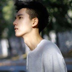 动感吃瓜帅哥图片,帅哥风采瞬间捕捉