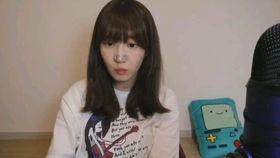 双马尾女孩吃瓜,双马尾女孩的瓜田奇遇记