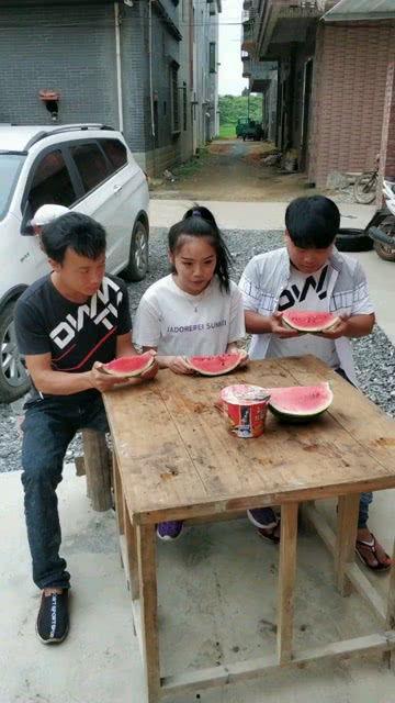 吃瓜搞笑比赛,吃瓜搞笑比赛欢乐盛宴